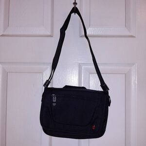 Victrianox Commuter Pack Crossbody Bag